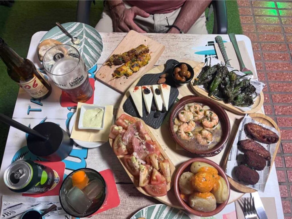 best things to do in Gran Canaria tapalavaca food vegetarian restaurants in Gran Canaria